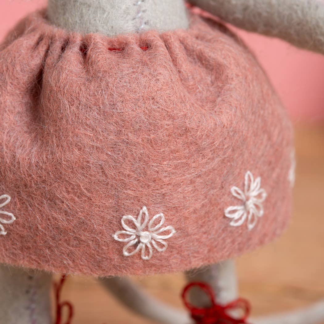 Felt craft kit featuring a ballet dancer mouse with a pink tutu and embroidered flowers.