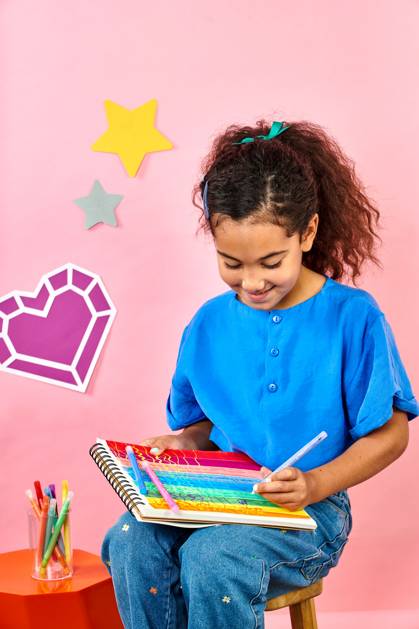 Set of 12 glitter color-changing markers, perfect for sparkly art projects.