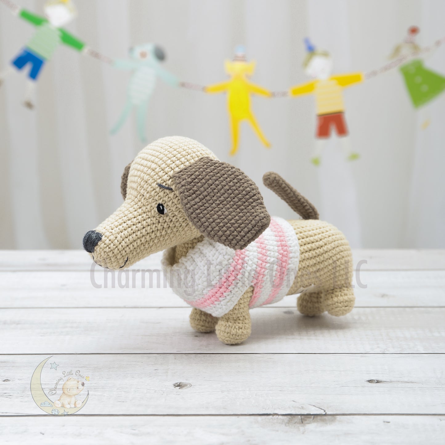 Perro salchicha de salchicha hecho a mano, perro salchicha de ganchillo, peluche amigurumi, regalo de animal de peluche, regalo de baby shower, regalo para recién nacido, anuncio de nacimiento