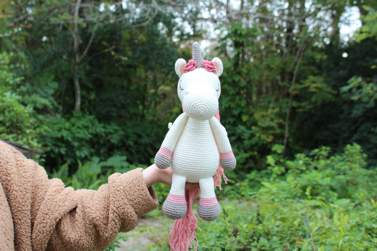 Caballo arcoíris, poni arcoíris, caballo de crochet hecho a mano, regalos para bebés, regalo para baby shower, regalo para el primer cumpleaños, regalo para recién nacido, caballo personalizado
