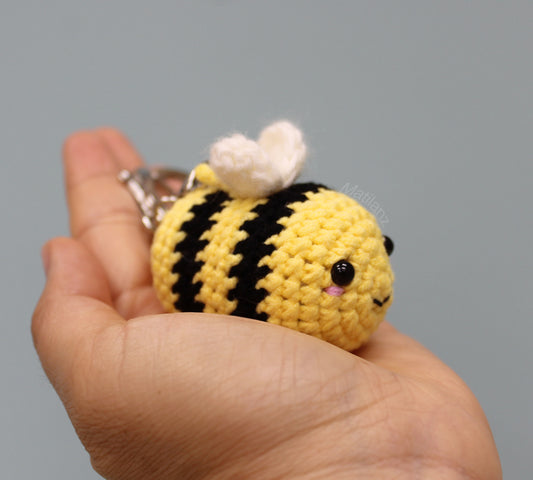 Crochet Bee Keychain – Handmade Amigurumi Bumblebee Bag Charm | Matilanz