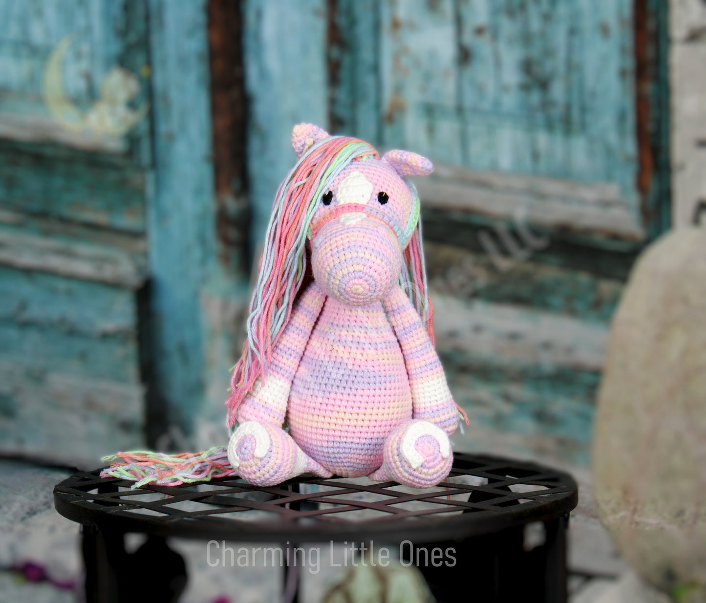 Caballo de crochet rosa, caballo de peluche, decoración de guardería, caballo arcoíris, regalo para niños, regalo de baby shower, regalo de primer cumpleaños, regalo de anuncio de nacimiento
